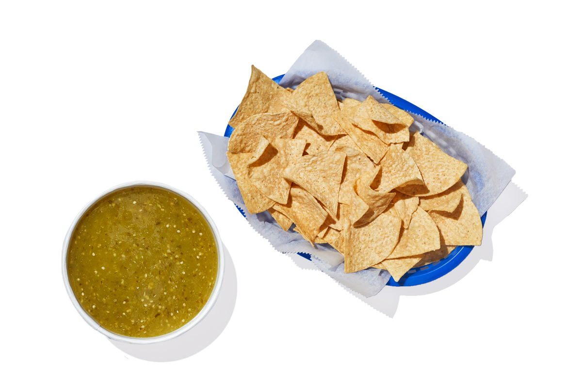 Salsa Verde (16 oz) and Chips